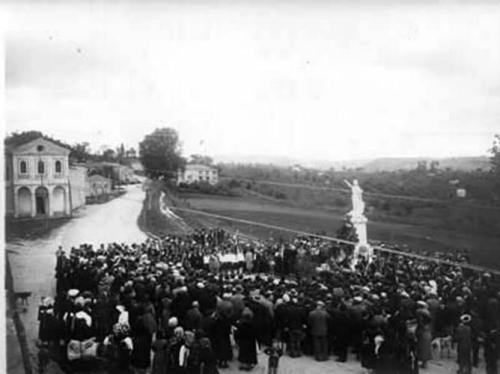 Adunata al monumento dei caduti Pontelandolfo