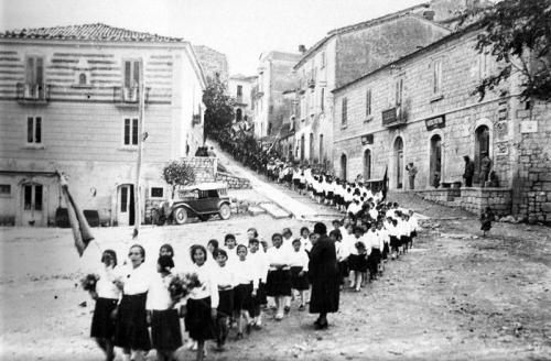 Figlie della Lupa e piccole italiane (Periodo Fascista)