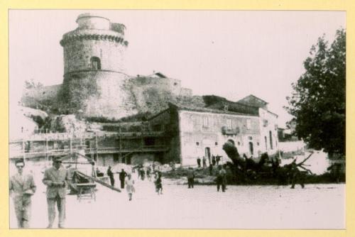 Taglio dell'antico Tiglio secolare in piazza Roma Pontelandolfo